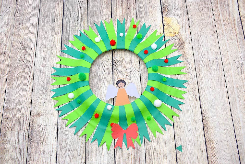 paper plate christmas wreath